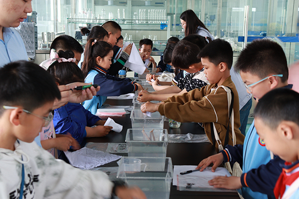 “多彩周末·印染之旅”科普活动