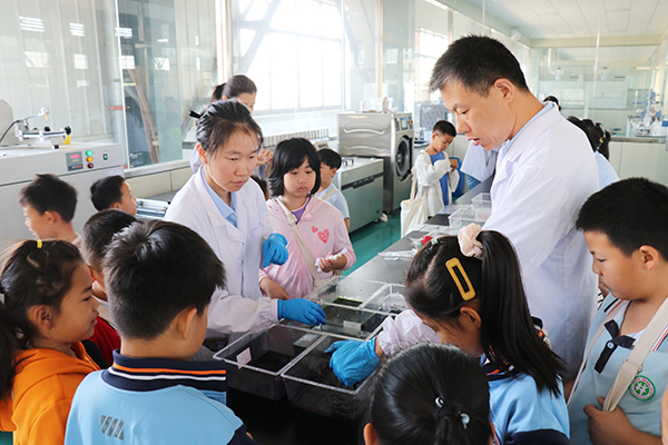 “多彩周末·印染之旅”科普活动